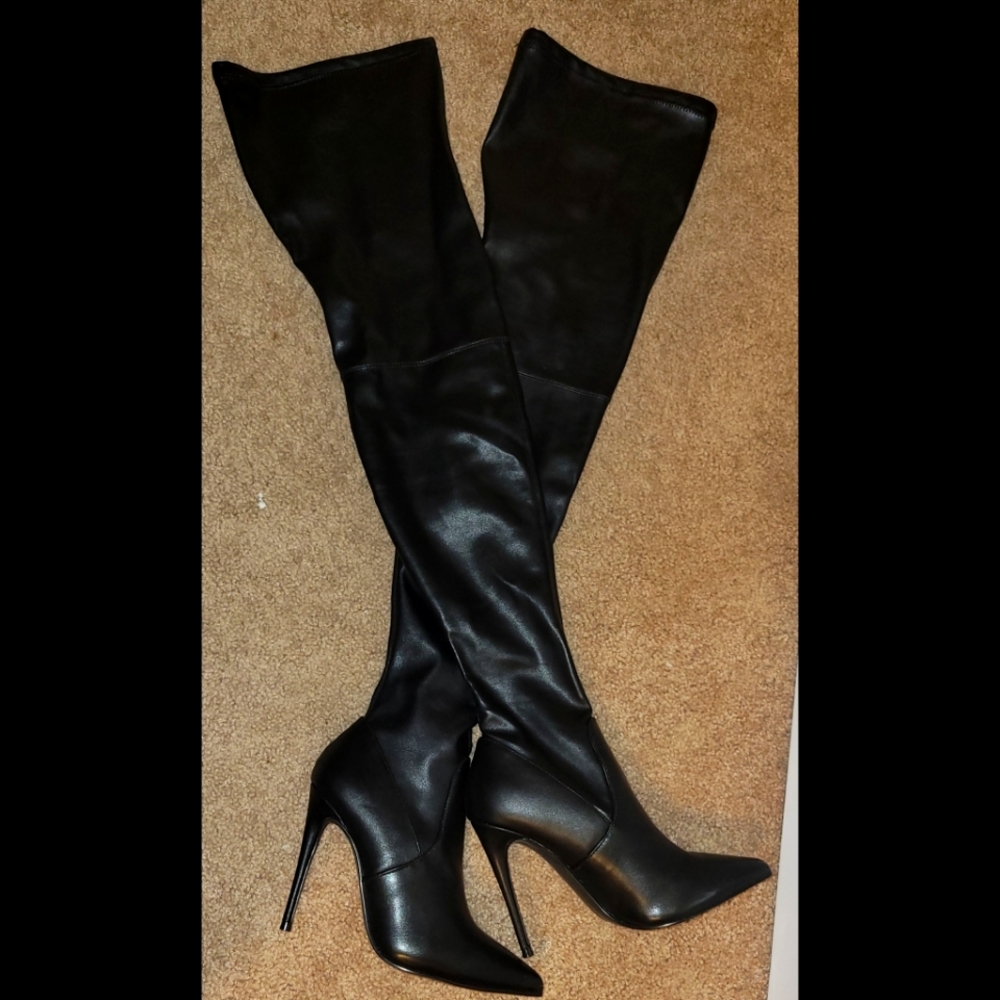 Steve Madden black thigh high boots size 6.5